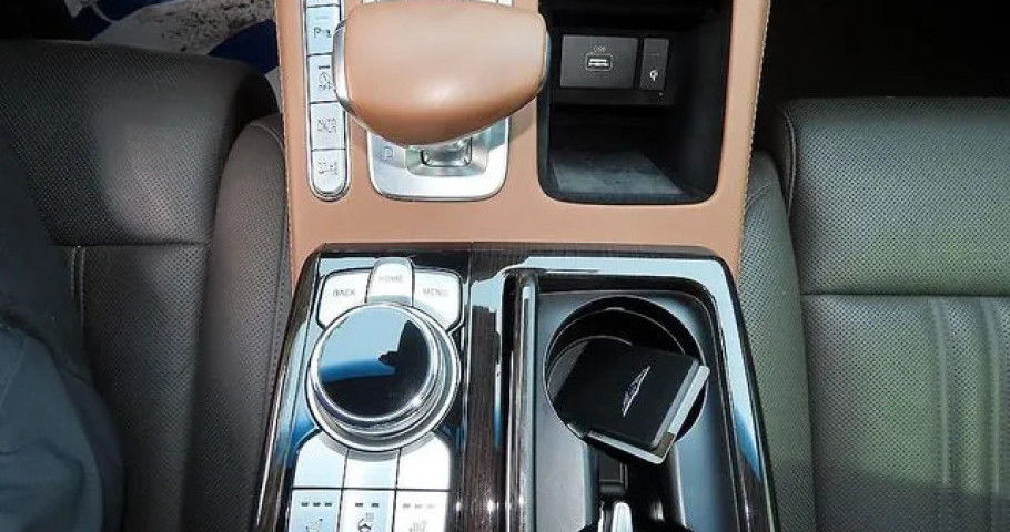 Genesis G90 