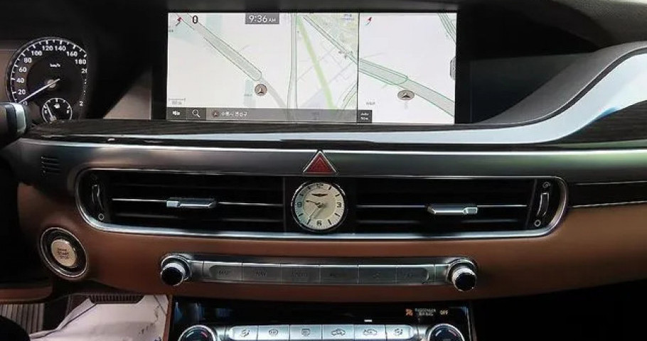 Genesis G90 