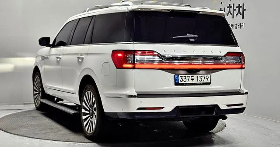 Lincoln Navigator 