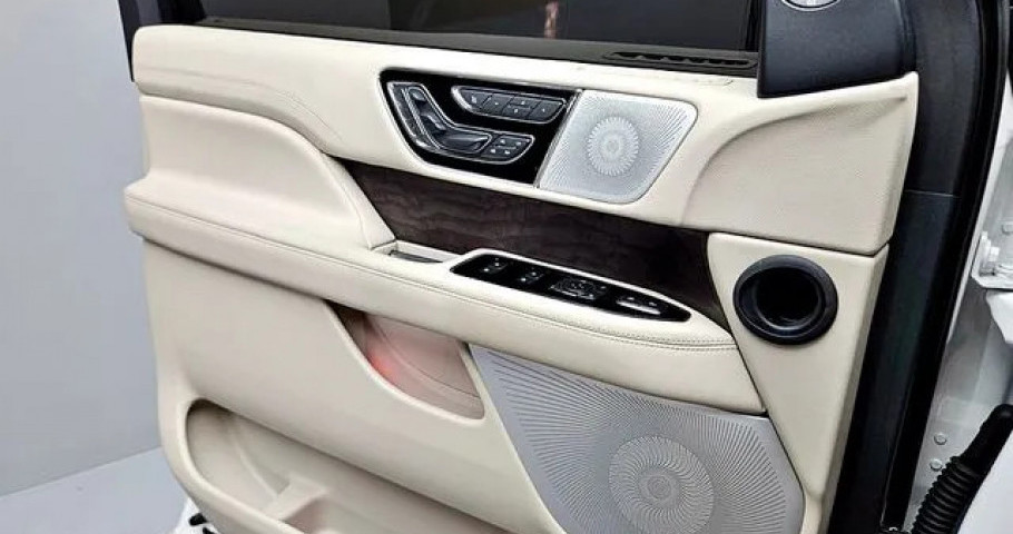 Lincoln Navigator 