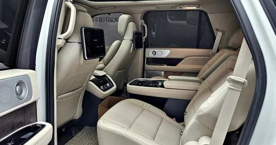 Lincoln Navigator 