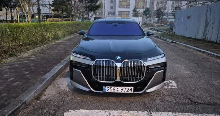Bmw 7-Series 