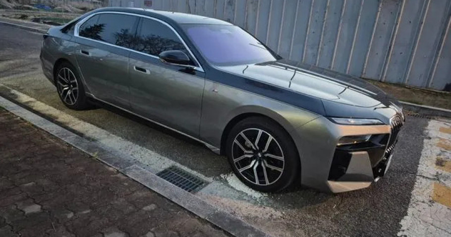 Bmw 7-Series 