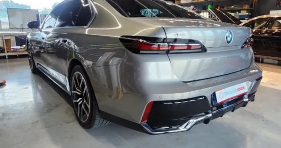 Bmw 7-Series 