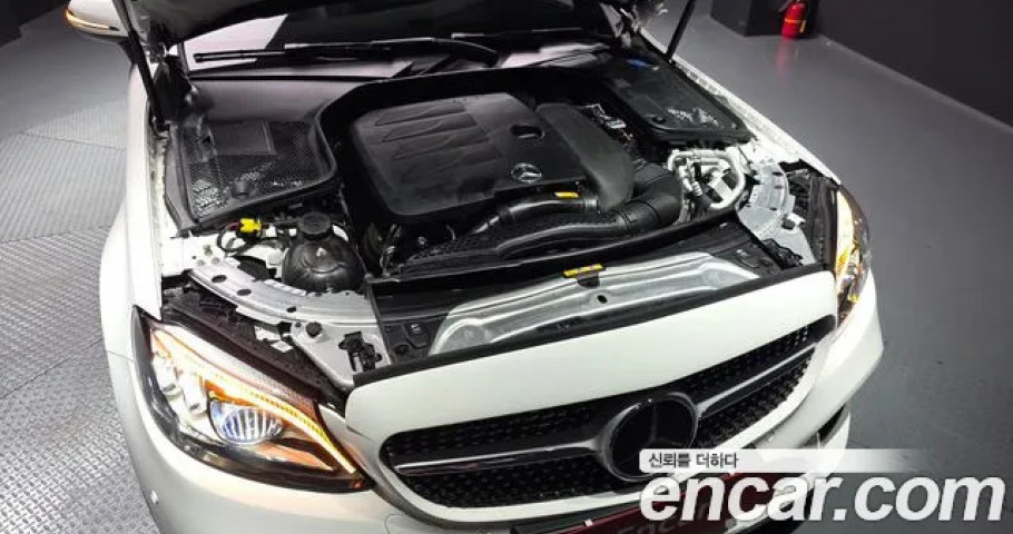 Mercedes-Benz C-Class 