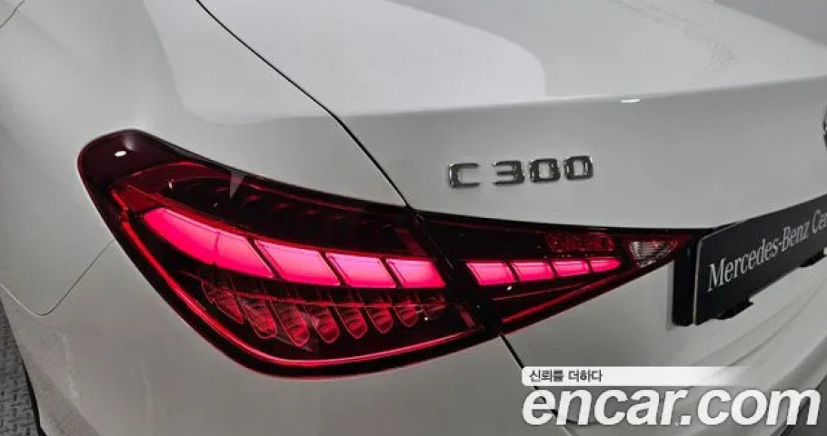 Mercedes-Benz C-Class 
