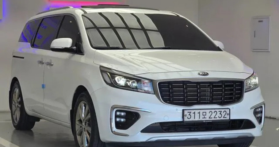 Kia Carnival 
