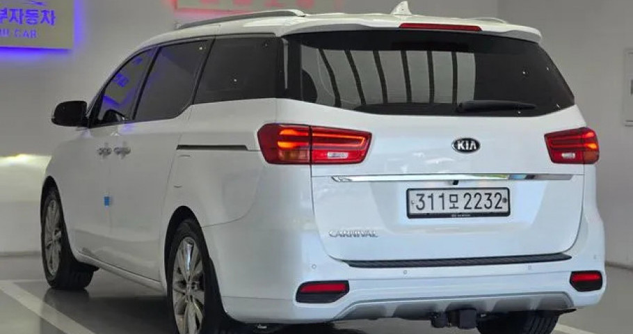 Kia Carnival 