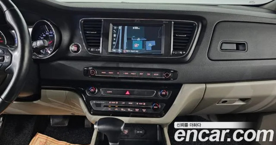 Kia Carnival 