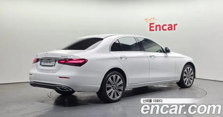 Mercedes-Benz E-Class 
