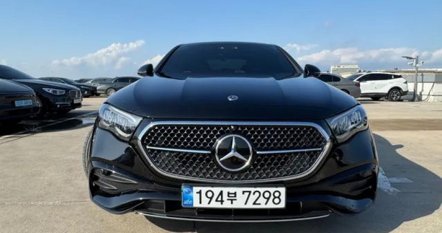 Mercedes-Benz E-Class 