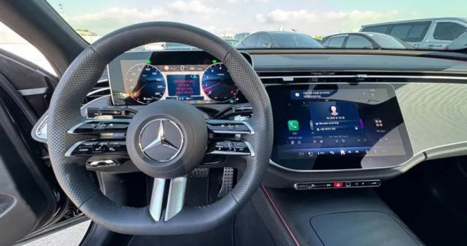 Mercedes-Benz E-Class 