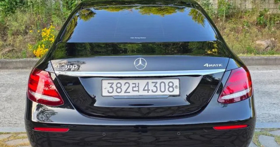 Mercedes-Benz E-Class 
