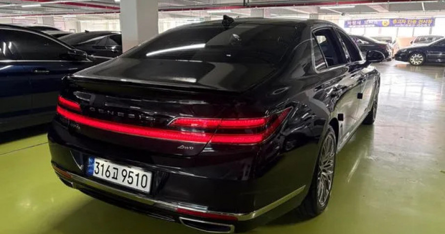 Genesis G90 
