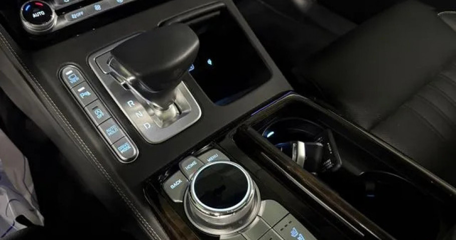 Genesis G90 