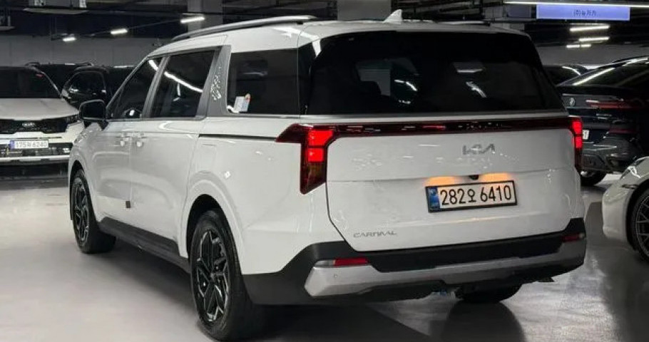 Kia Carnival 