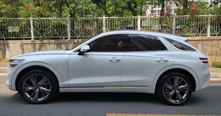 Genesis Gv70 