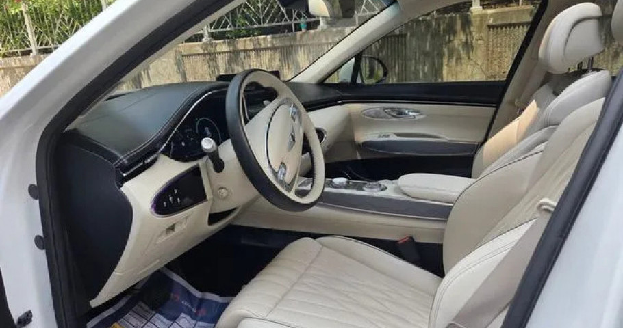 Genesis Gv70 