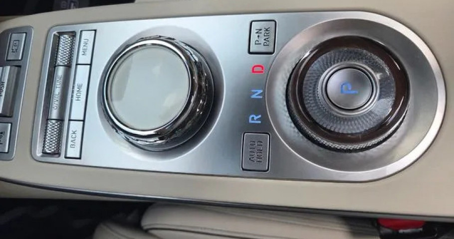 Genesis Gv70 