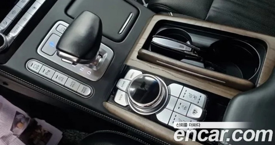 Genesis G90 