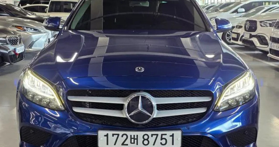 Mercedes-Benz C-Class 