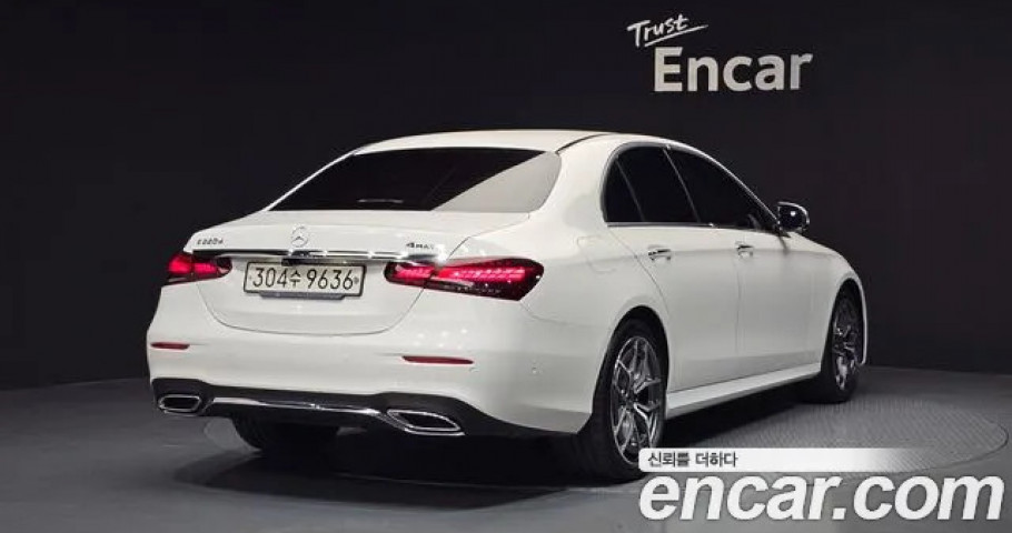 Mercedes-Benz E-Class 