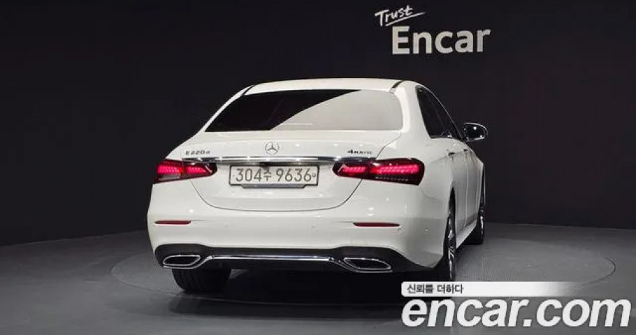 Mercedes-Benz E-Class 