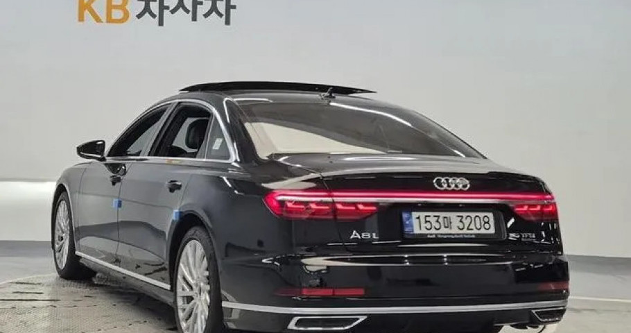 Audi A8 