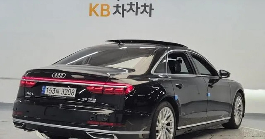 Audi A8 