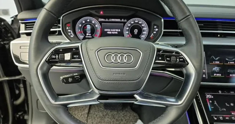 Audi A8 