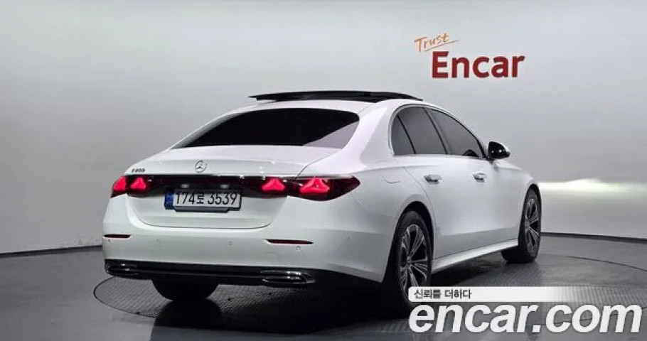 Mercedes-Benz E-Class 