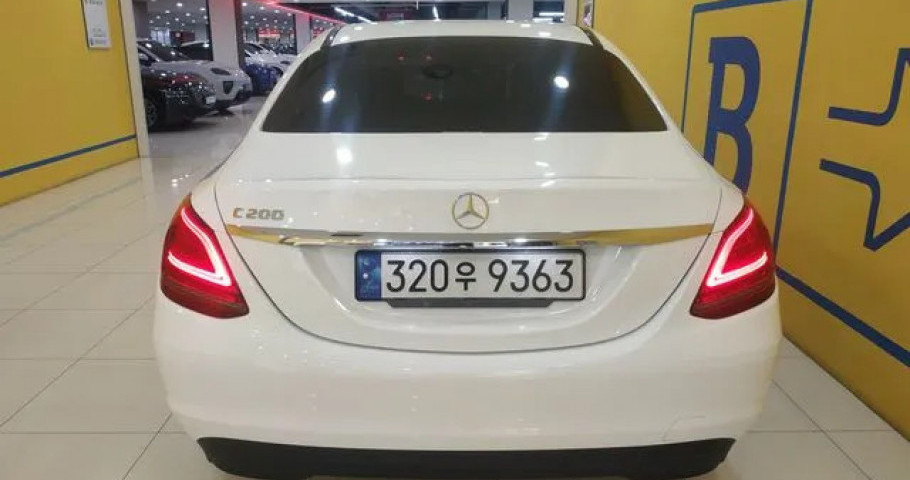 Mercedes-Benz C-Class 