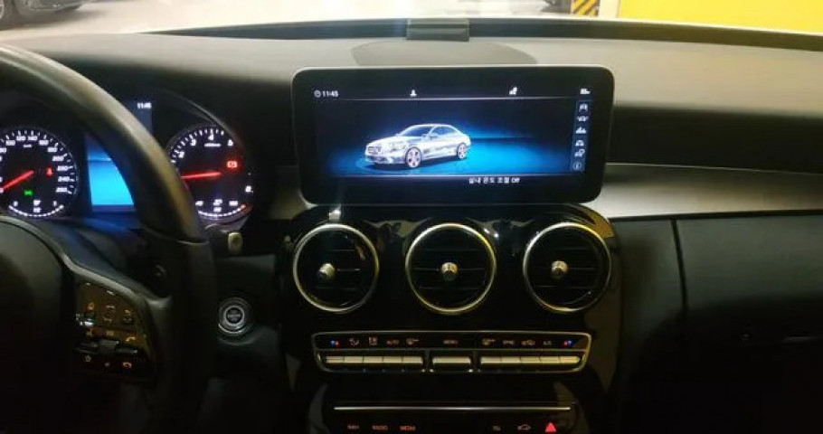 Mercedes-Benz C-Class 