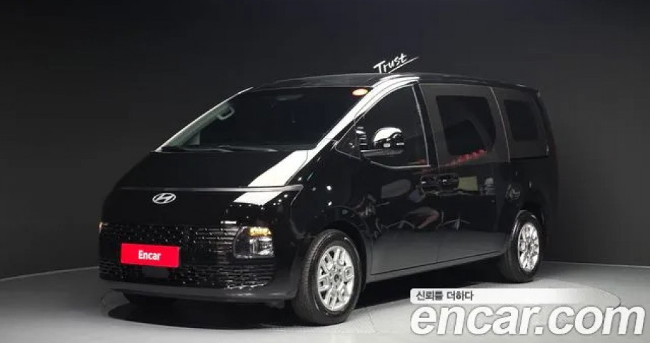Hyundai Staria 