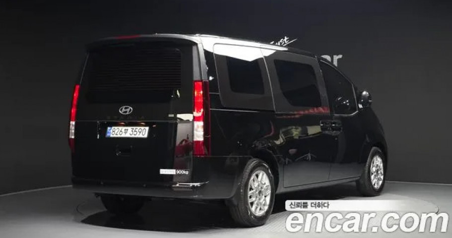 Hyundai Staria 