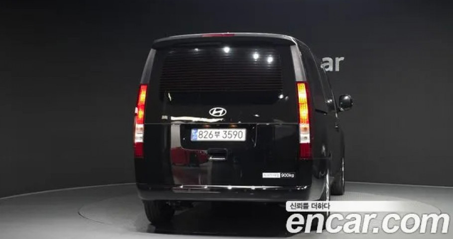 Hyundai Staria 