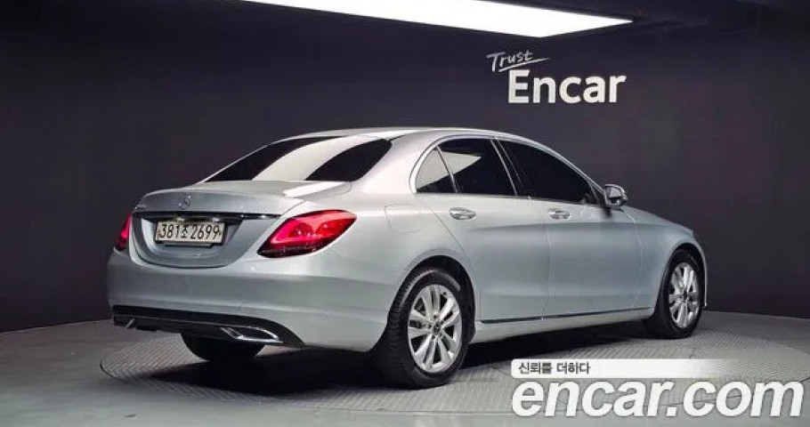 Mercedes-Benz C-Class 
