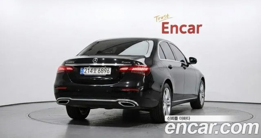 Mercedes-Benz E-Class 