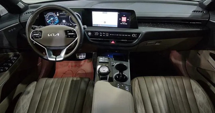 Kia K8 