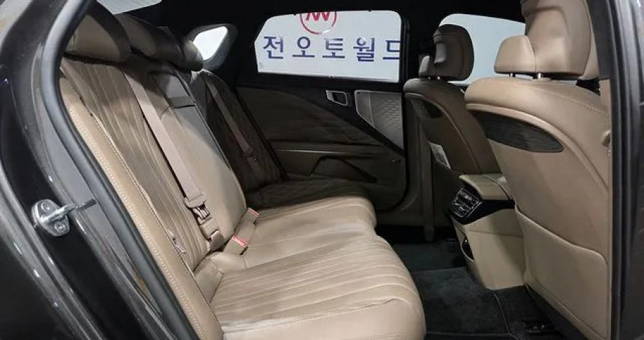 Kia K8 