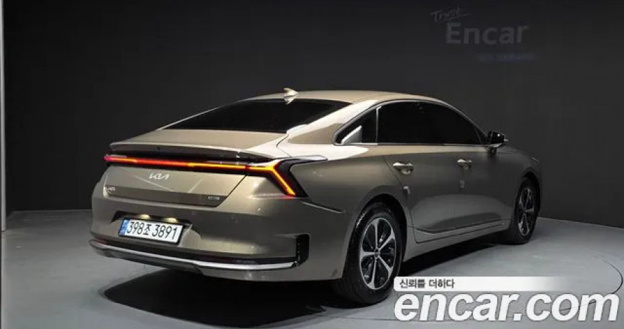 Kia K8 