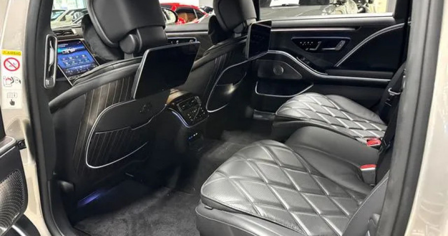 Mercedes-Benz S-Class 
