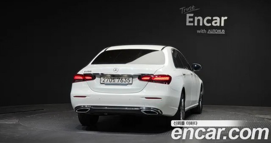 Mercedes-Benz E-Class 