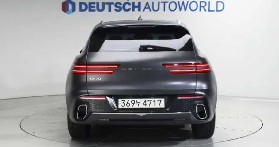 Genesis Gv70 