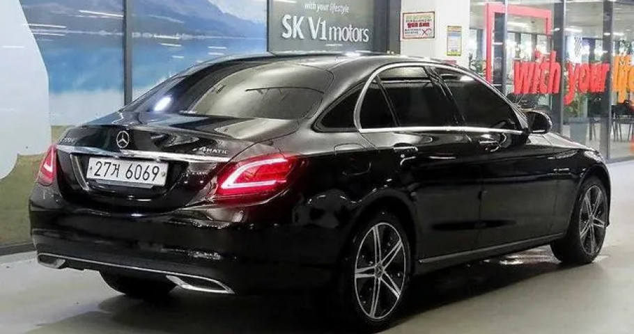 Mercedes-Benz C-Class 