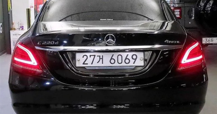 Mercedes-Benz C-Class 