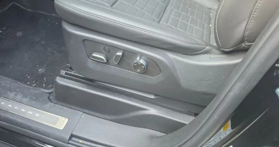 Cadillac Escalade 
