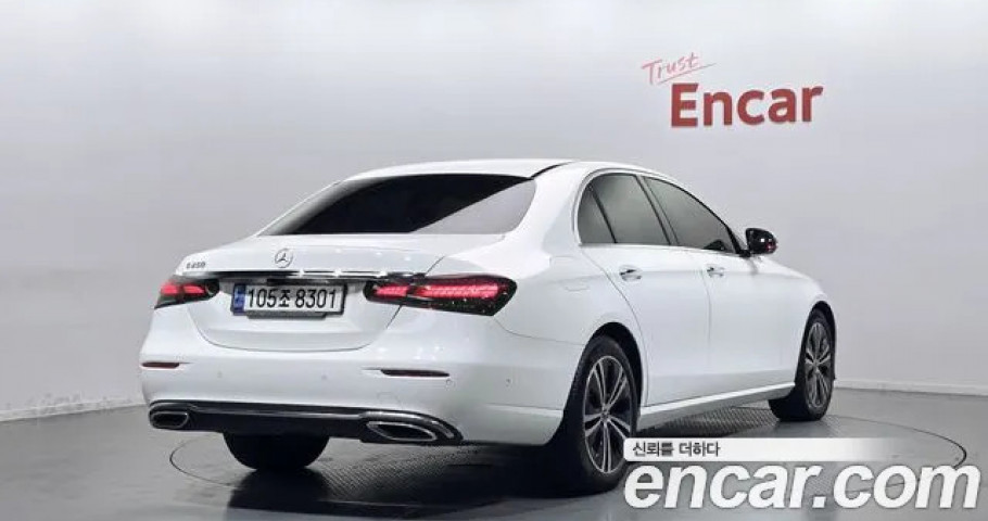 Mercedes-Benz E-Class 