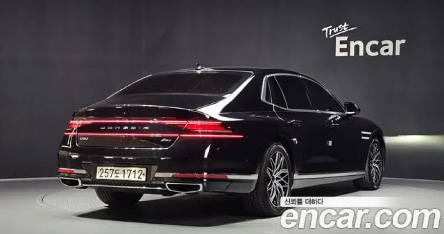 Genesis G90 