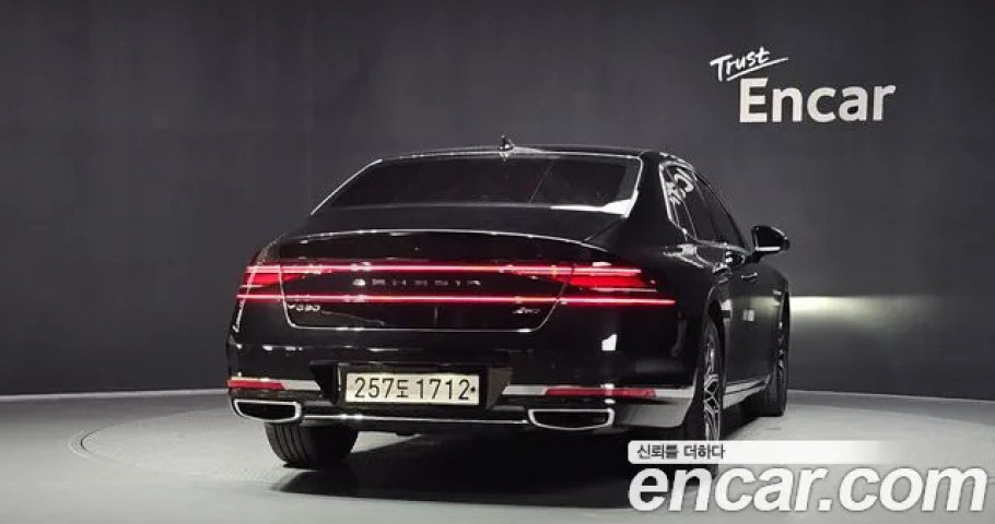 Genesis G90 